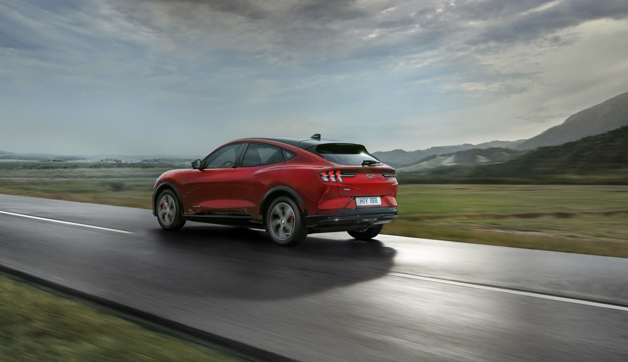 Preț Ford Mustang Mach-E
