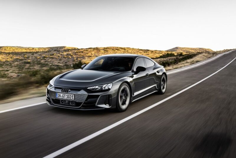 Preț Audi e-tron GT quattro