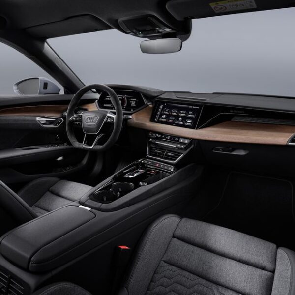 Preț Audi e-tron GT quattro