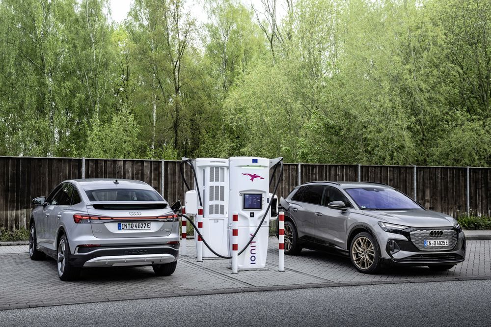 Pret Audi Q4 e-tron