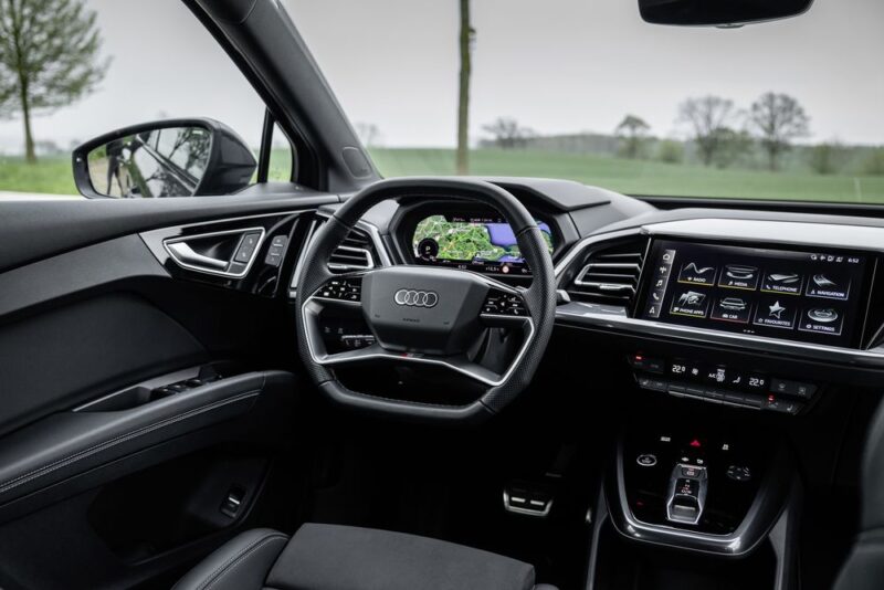 Pret Audi Q4 e-tron
