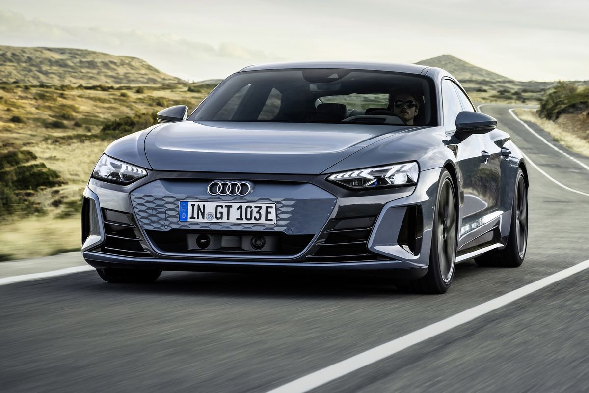 Preț Audi e-tron GT quattro